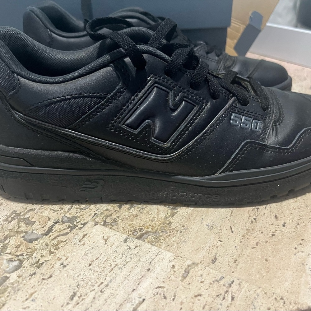 New Balance Men's Black Leather Sneakers